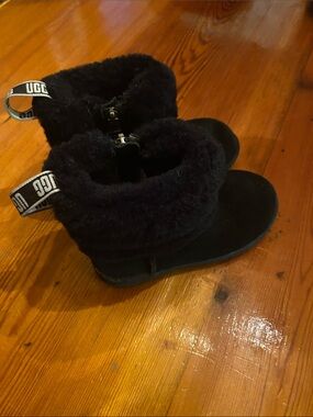 UGG Kids Black Suede Shearling Cuff Ankle Boots